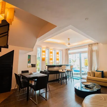 Villa M Jia: Beachside Pool Villa with Free Breakfast Candolim Exterior photo