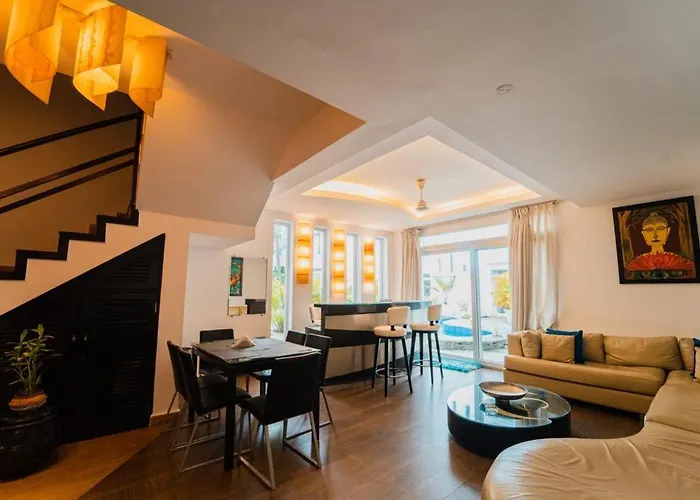 Villa M - Jia 5 Candolim Goa 3Bhk, Pool Facing, Near Beach, Free Breakfast, Free Wifi And Prime Location