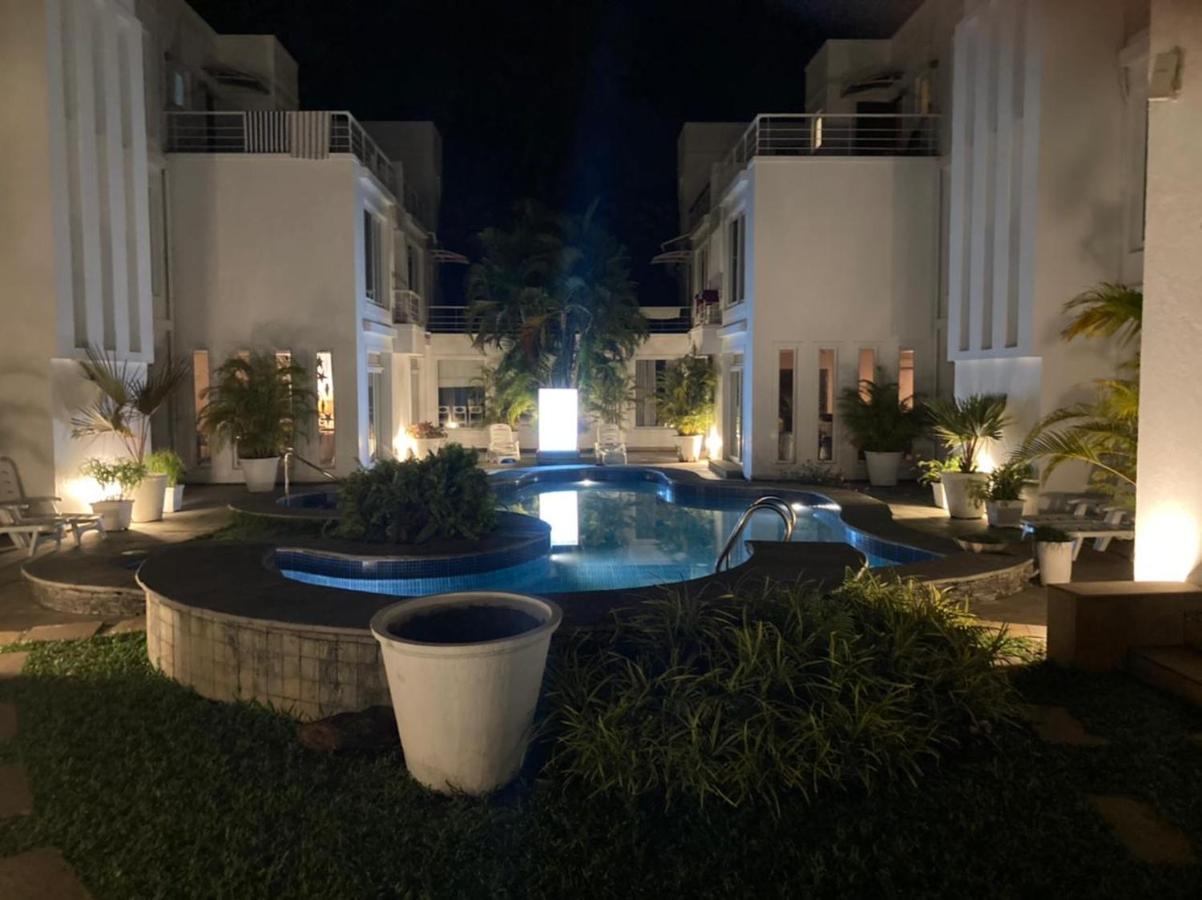 M Jia: Beachside Pool With Free Breakfast * Candolim