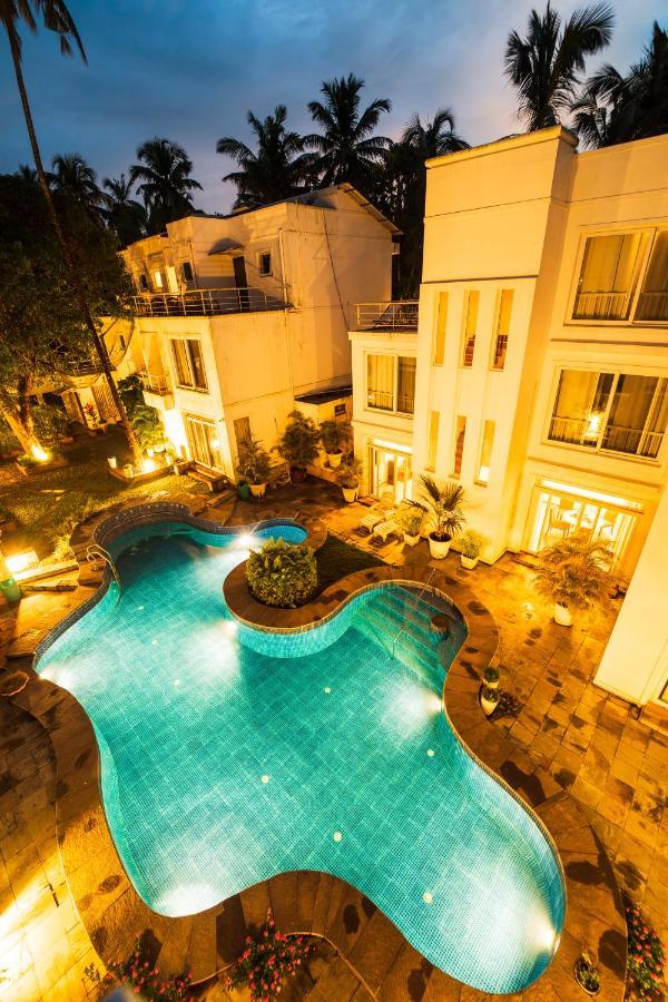 M Jia: Beachside Pool With Free Breakfast Villa Candolim
