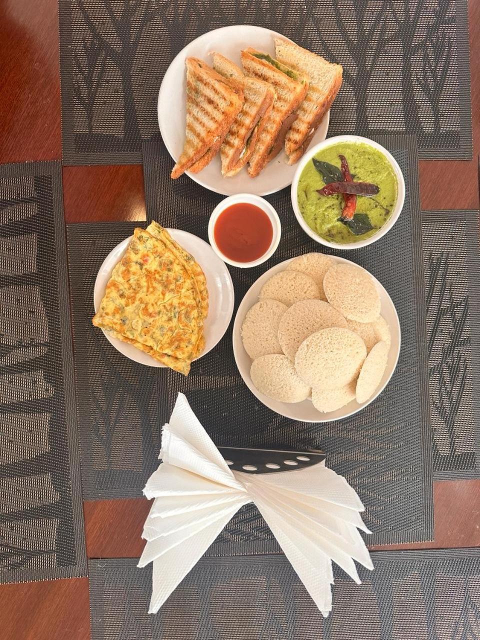 Villa M Jia: Beachside Pool With Free Breakfast