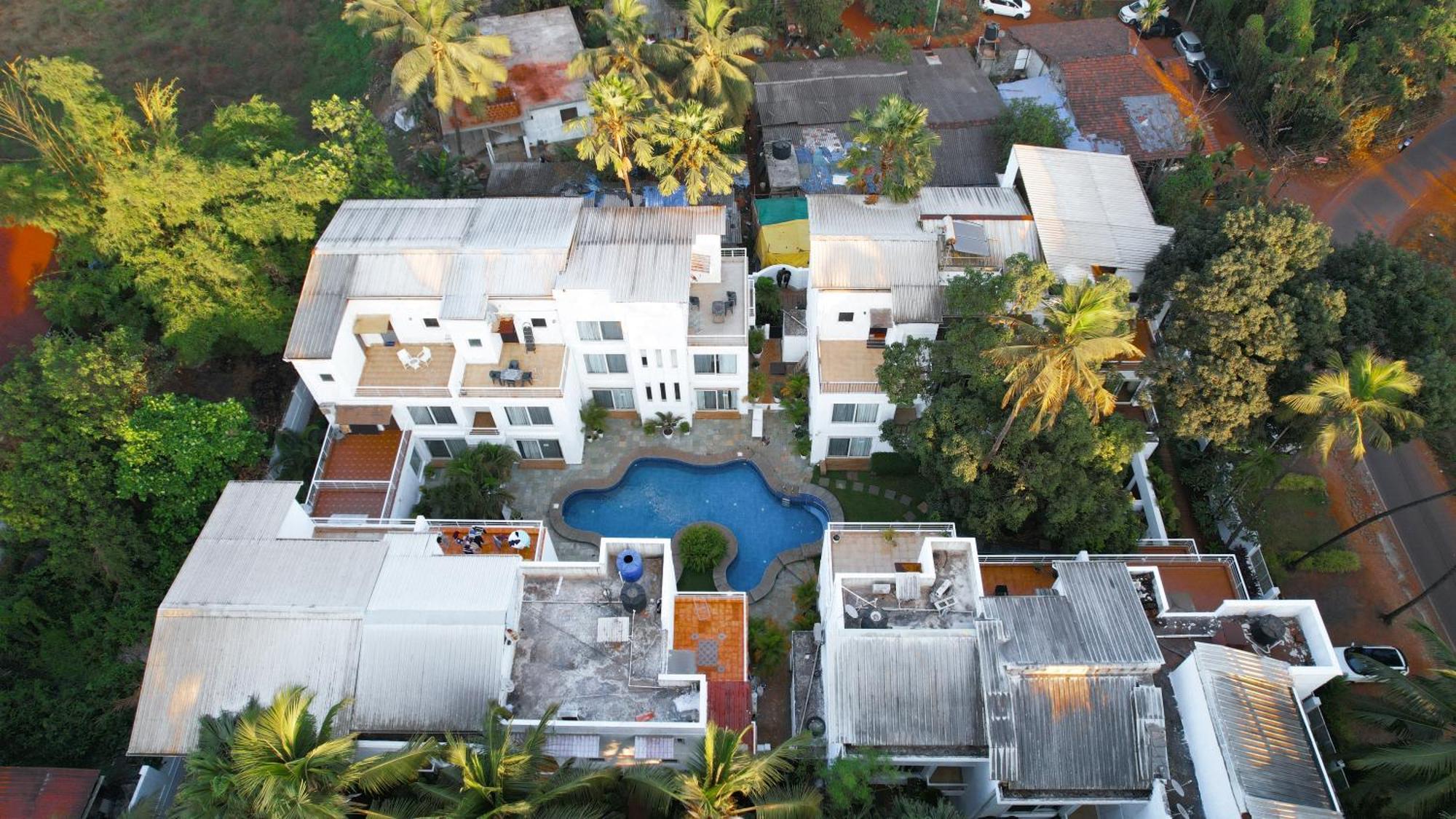 M Jia: Beachside Pool With Free Breakfast