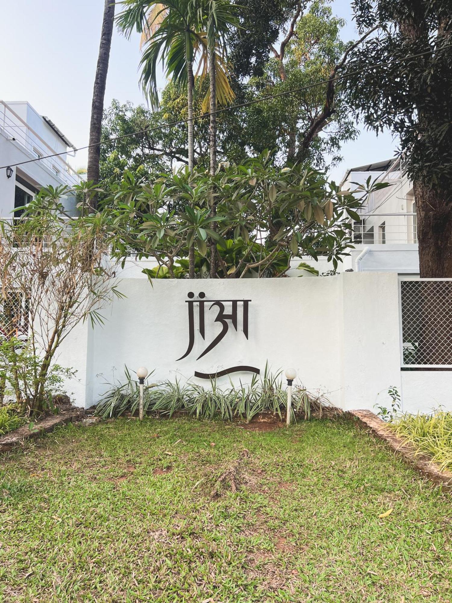 M Jia: Beachside Pool With Free Breakfast Villa