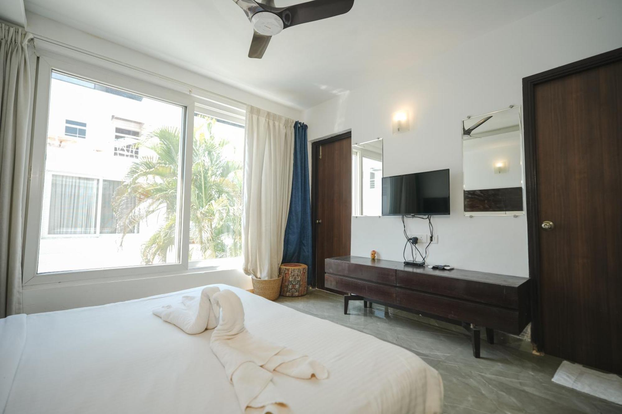 Villa M Jia: Beachside Pool With Free Breakfast *