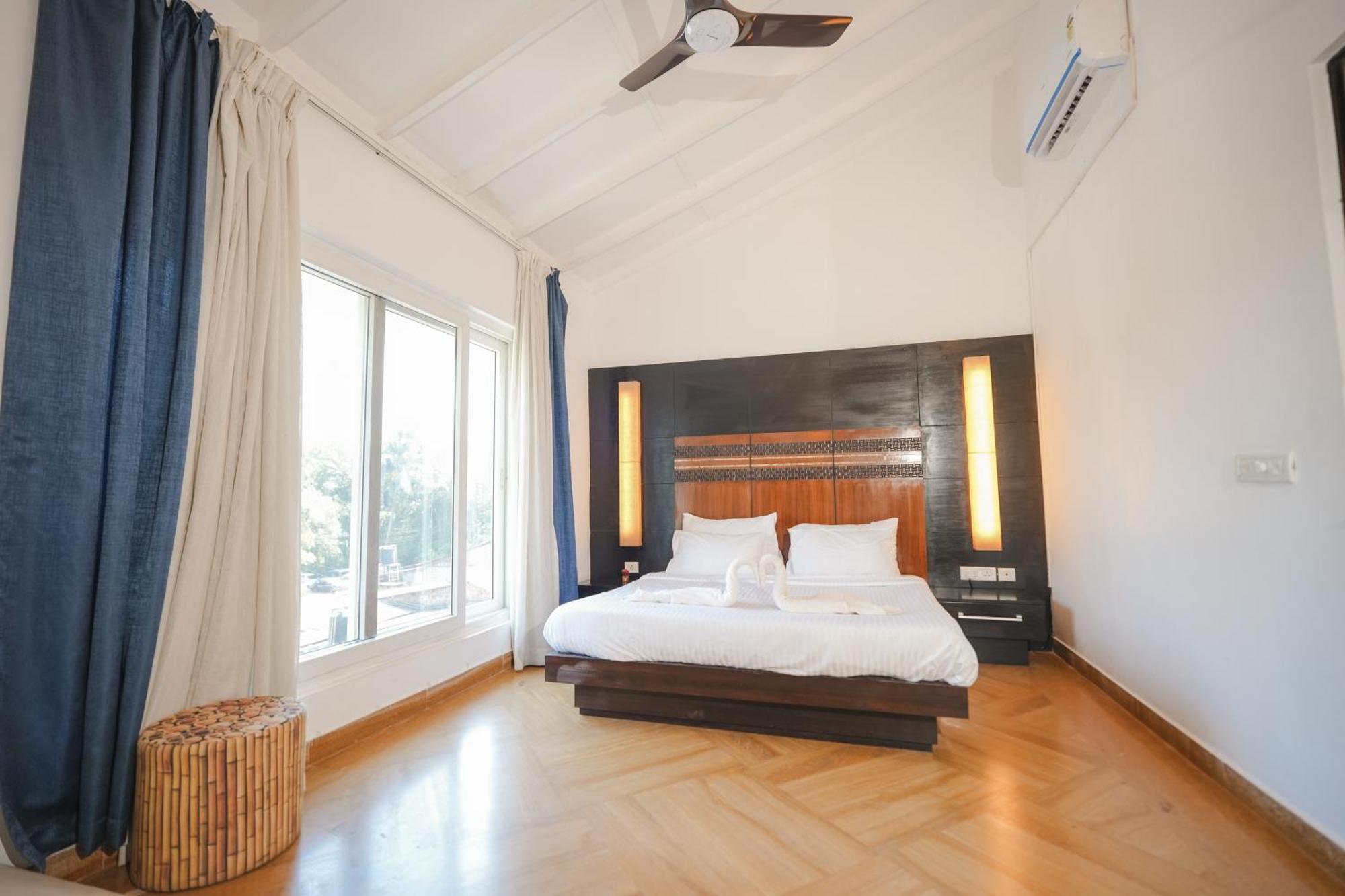 M Jia: Beachside Pool With Free Breakfast Villa *