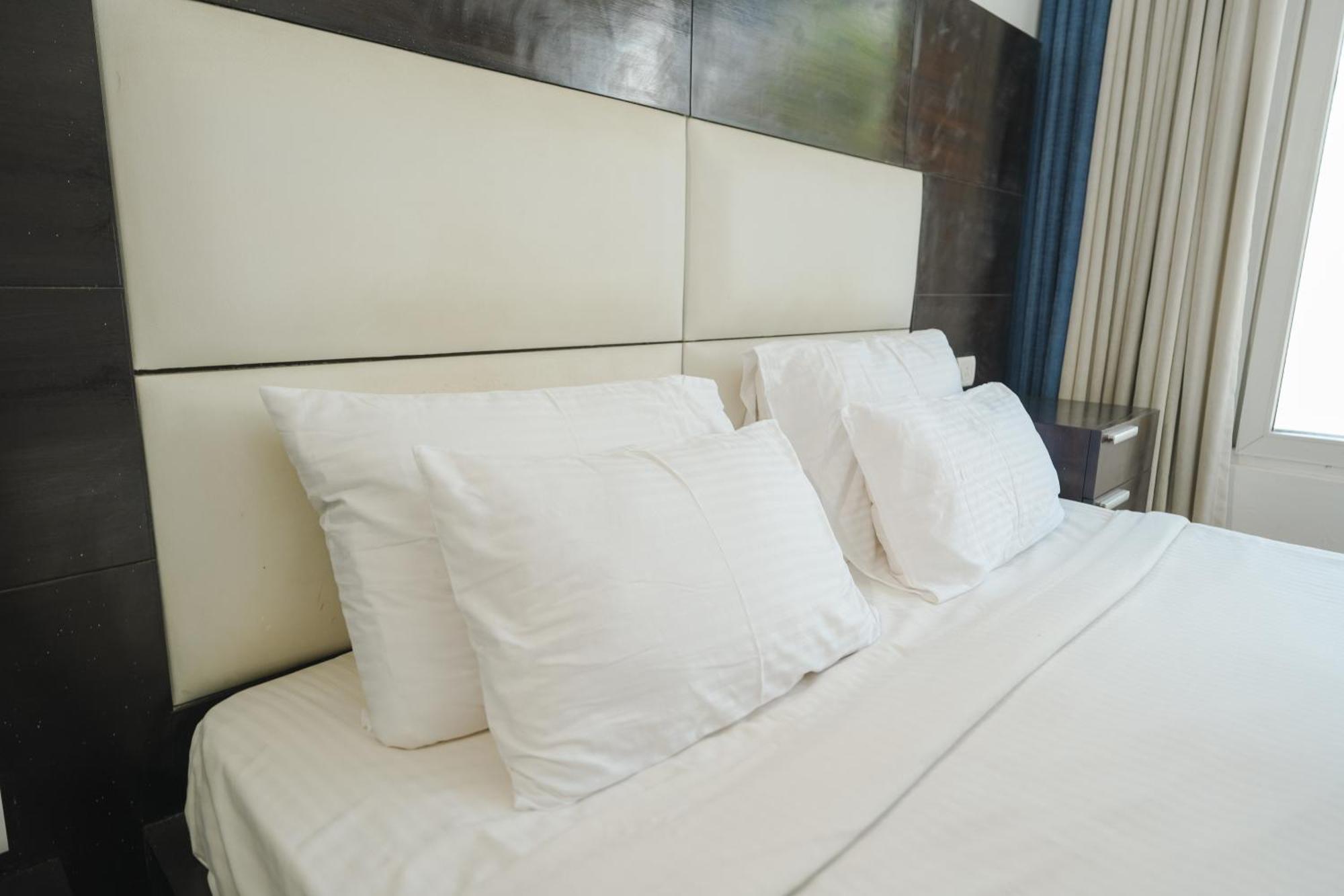 Villa M Jia: Beachside Pool With Free Breakfast